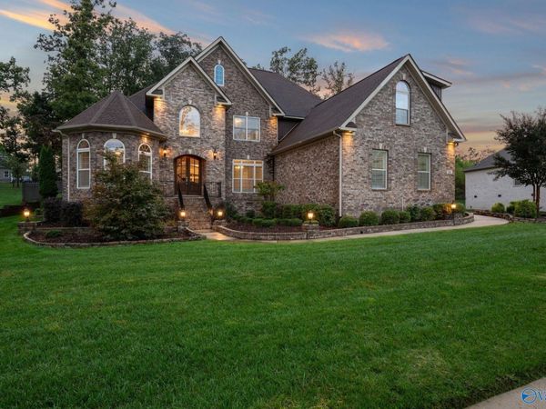 26 Emerald Point SE, Huntsville, AL 35803