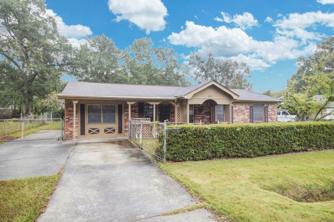 208 Mary Scott Drive Photo 1