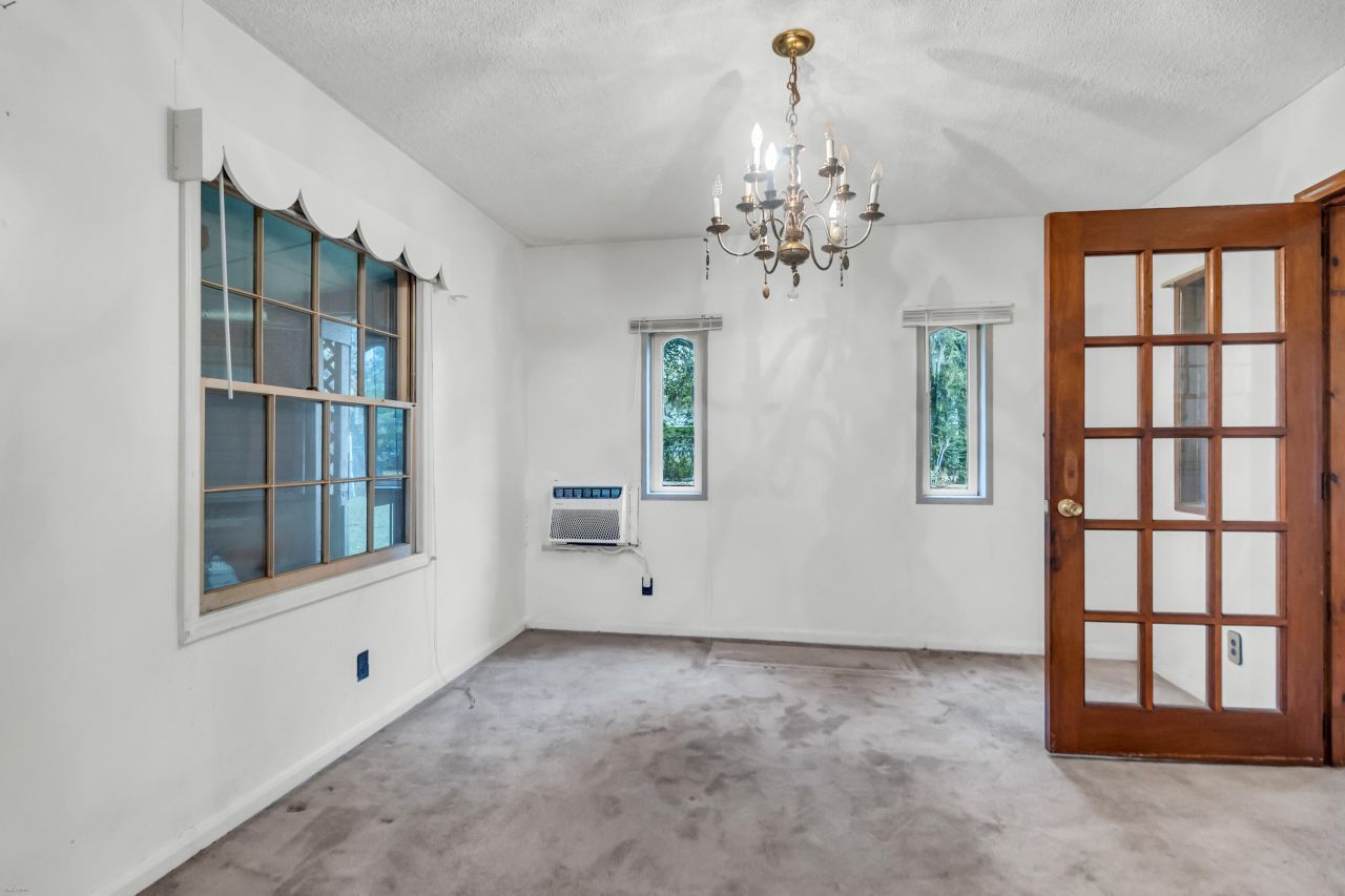 208 Mary Scott Drive Photo 15