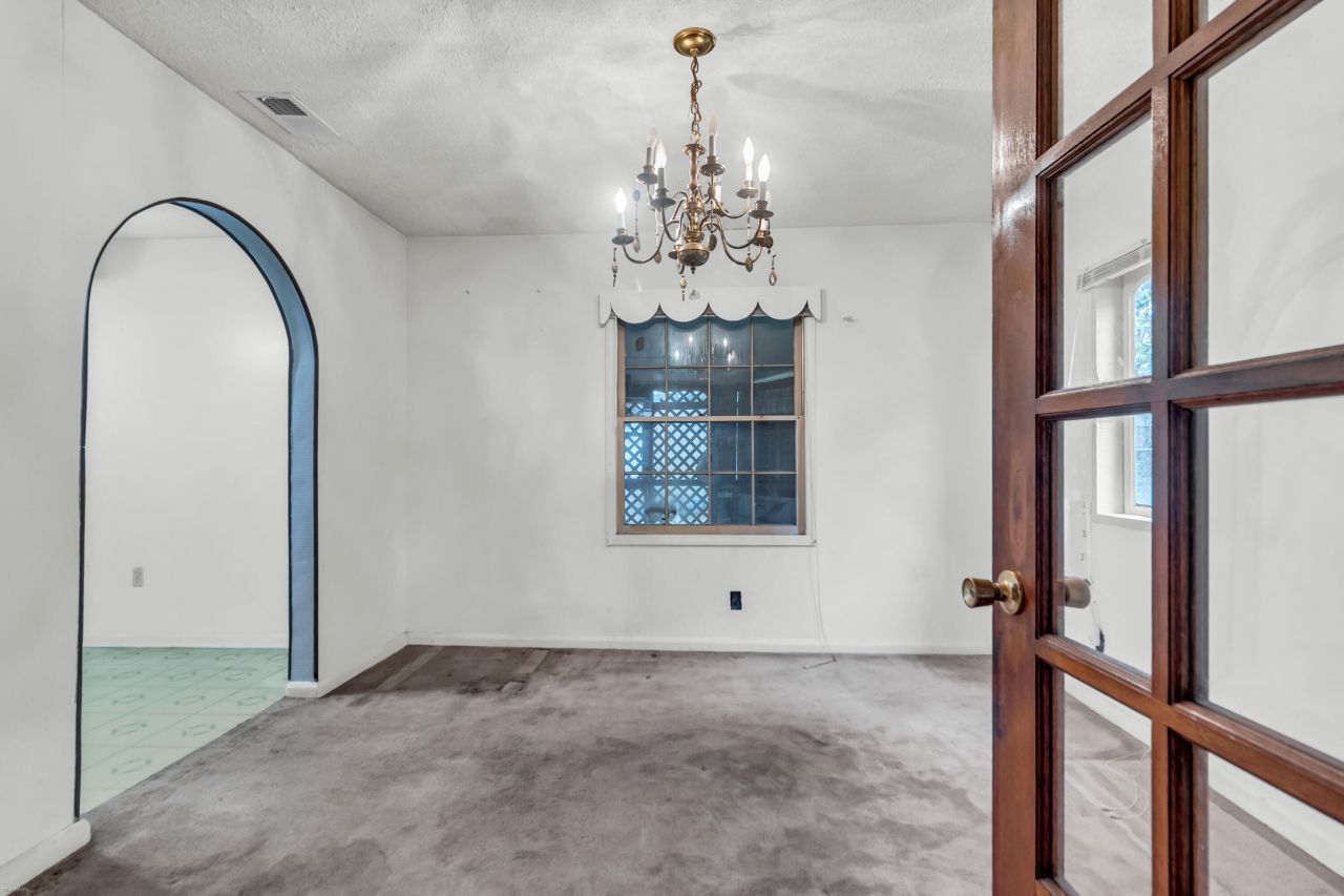 208 Mary Scott Drive Photo 16