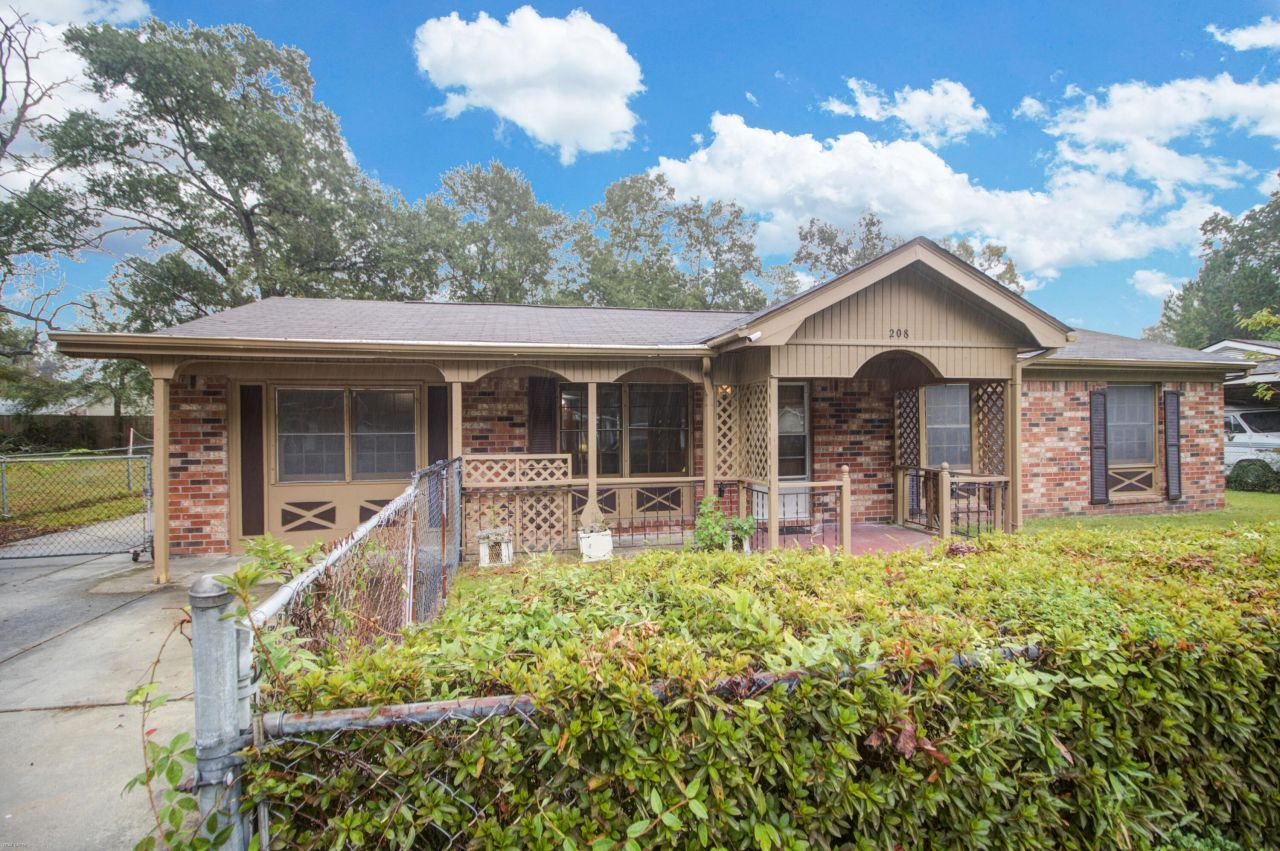 208 Mary Scott Drive Photo 2