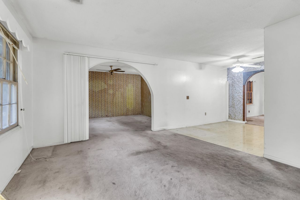 208 Mary Scott Drive Photo 6