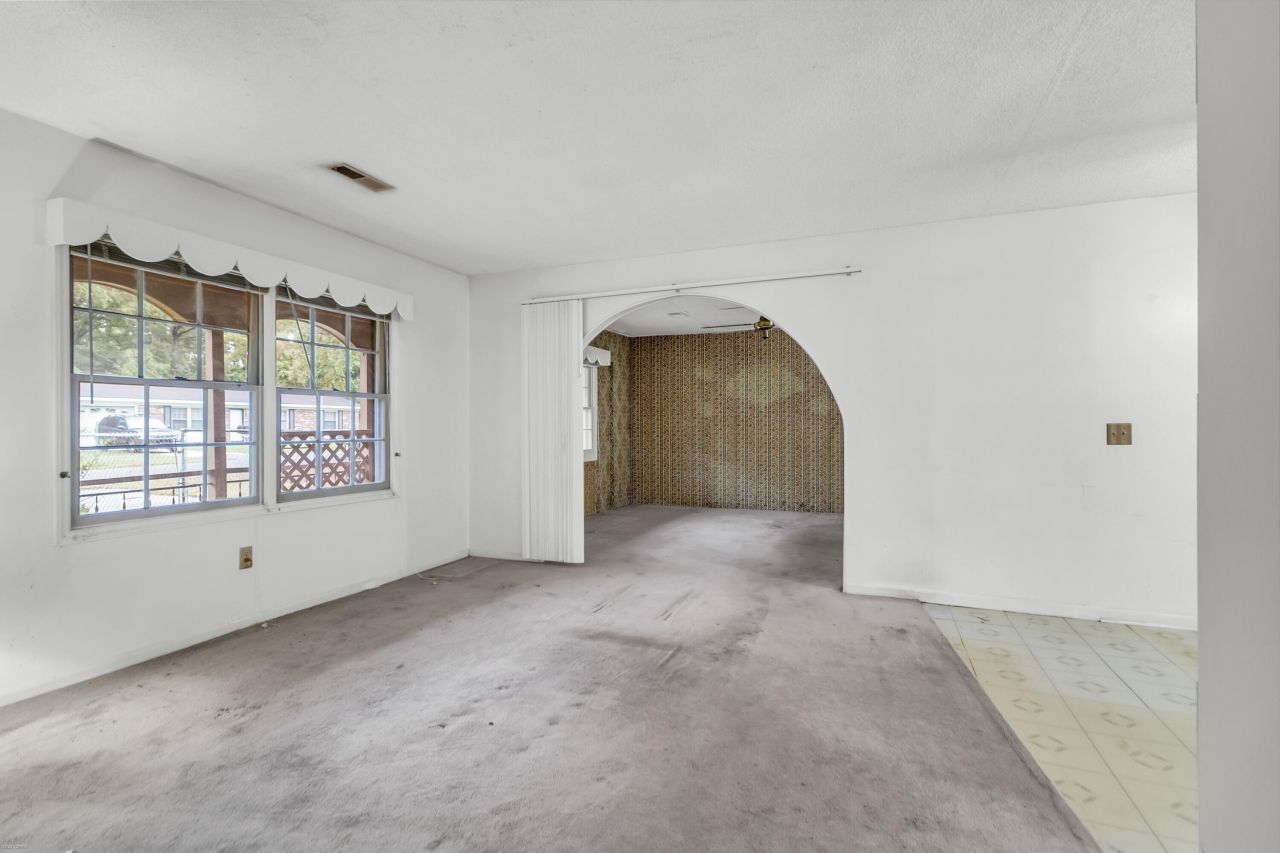 208 Mary Scott Drive Photo 7