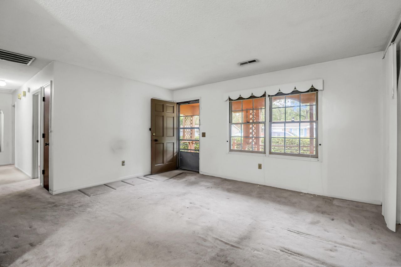 208 Mary Scott Drive Photo 8