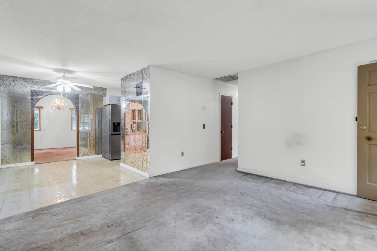 208 Mary Scott Drive Photo 9