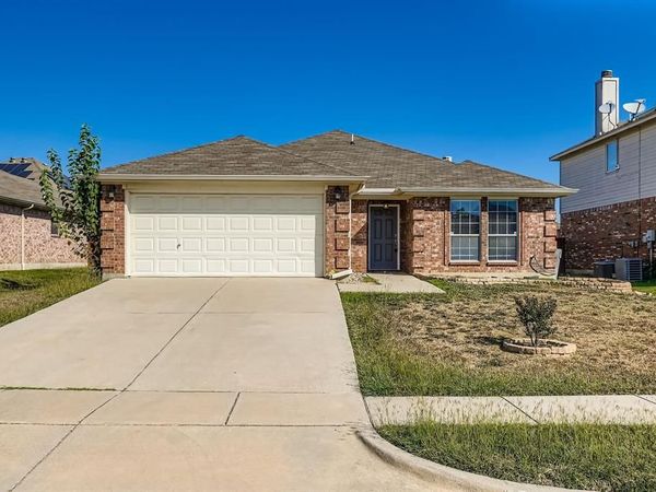 608 Piper Drive, Saginaw, TX 76179
