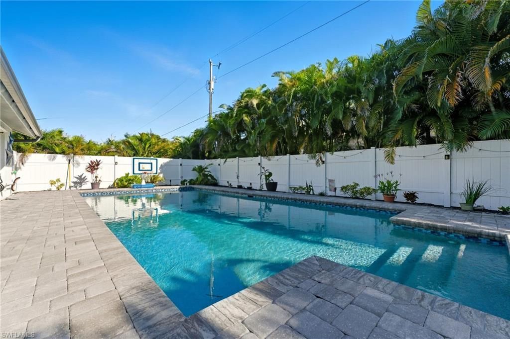 1310 SW 19th Ln, Cape Coral, FL 33991 Photo