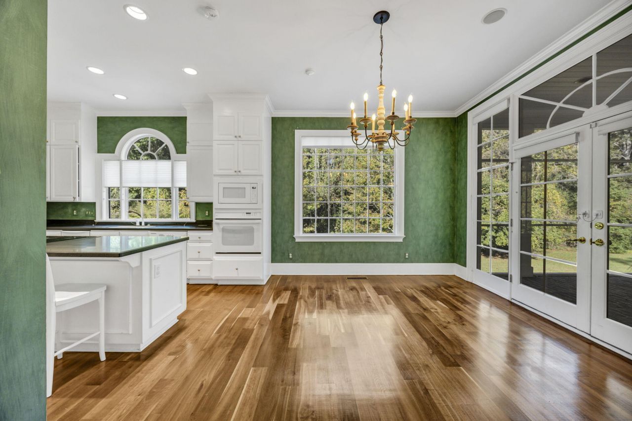 1176 Moore Road Photo 36