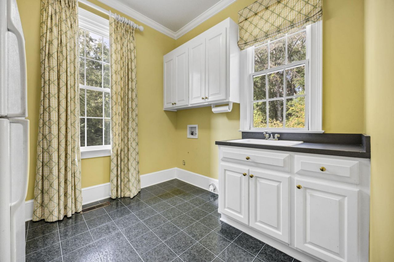 1176 Moore Road Photo 37