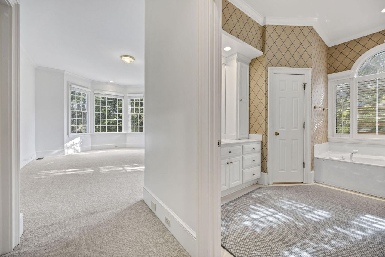 1176 Moore Road Photo 40