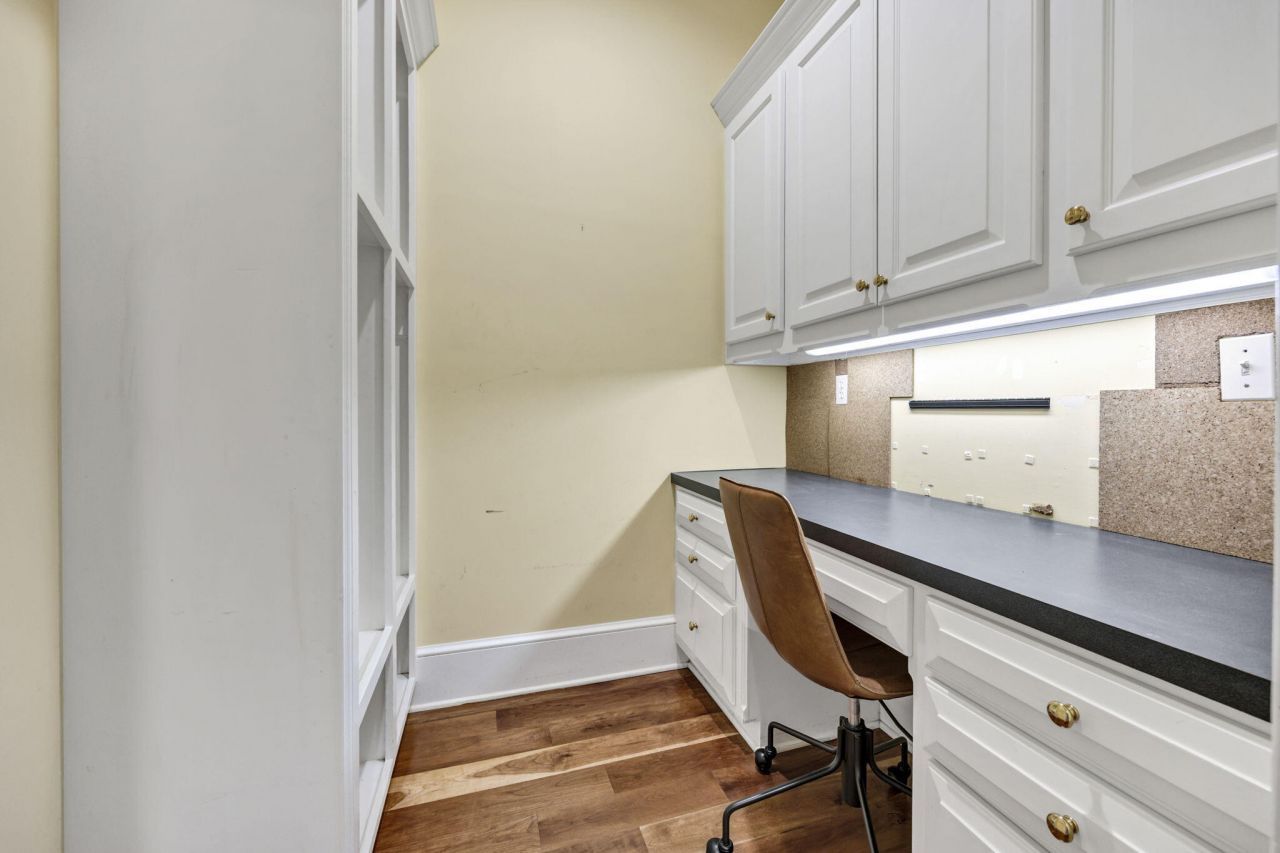 1176 Moore Road Photo 53