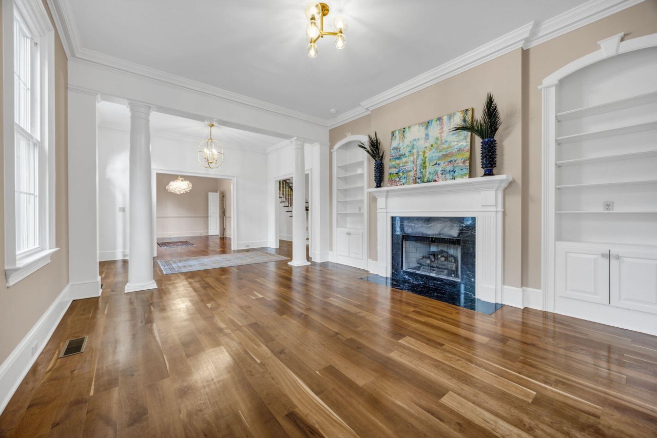 1176 Moore Road Photo 9