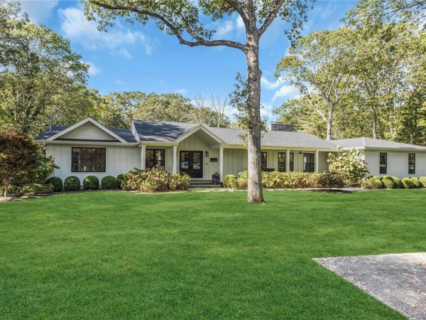 4 Treeview Drive, Melville, NY 11747