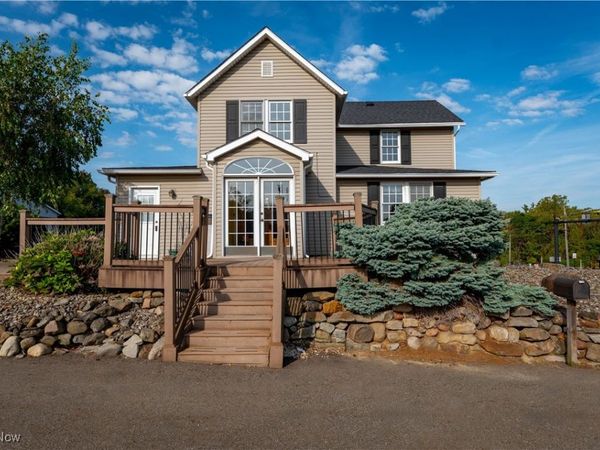 816 E Turkeyfoot Lake Road, Akron, OH 44319