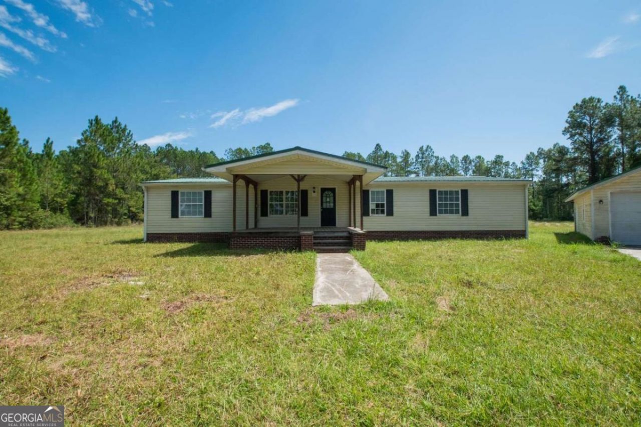 190 Forest Lake Drive, Folkston, GA 31537 Main Photo