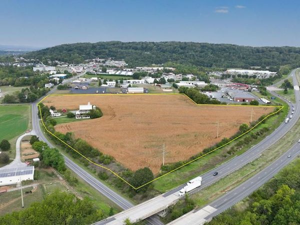 200 PLEASANT VALLEY ROAD, EPHRATA, PA 17522