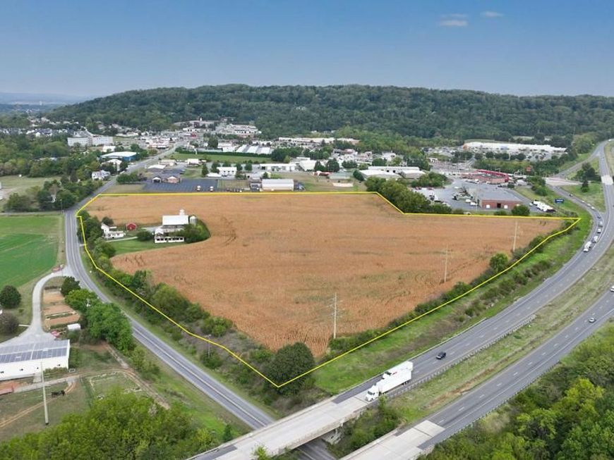 200 Pleasant Valley Road, Ephrata, PA 17522 Main Photo