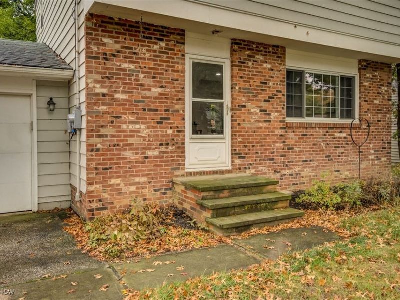 38109 Poplar Drive, Willoughby, OH 44094 Photo 4