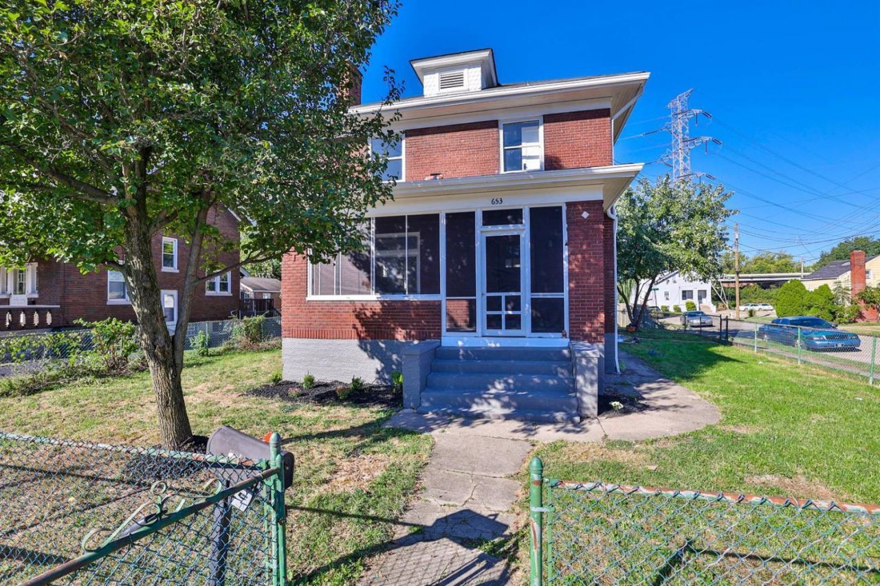 653 Harmes Avenue, Reading, OH 45215 Main Photo