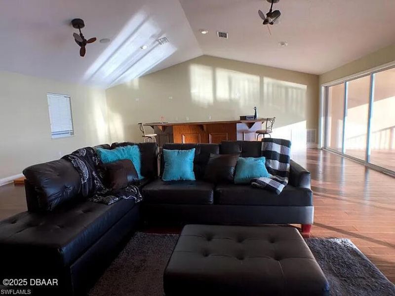 1647 Riverside Drive, Daytona Beach, FL 32117 Photo