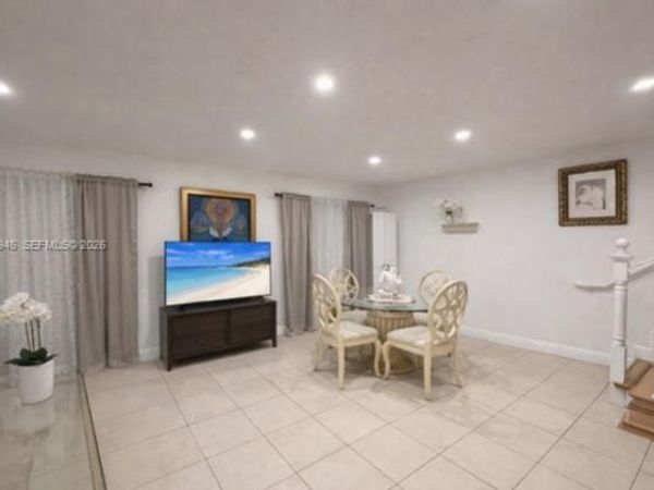 1350 W 53rd St, Unit 24, Hialeah, FL 33012