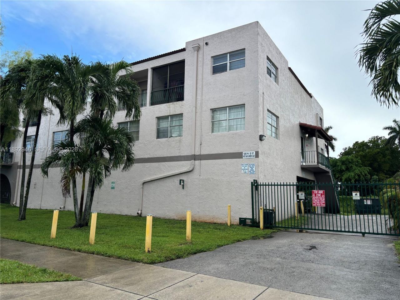 1350 W 53rd St, Unit 24, Hialeah, FL 33012 Photo