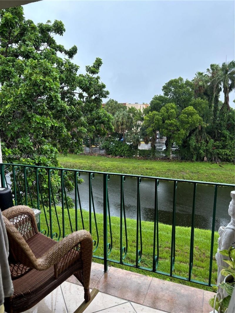 1350 W 53rd St, Unit 24, Hialeah, FL 33012 Photo