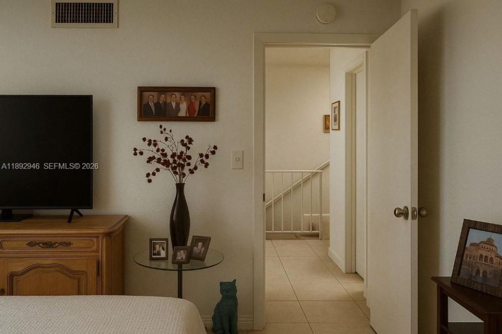 1350 W 53rd St, Unit 24, Hialeah, FL 33012 Photo