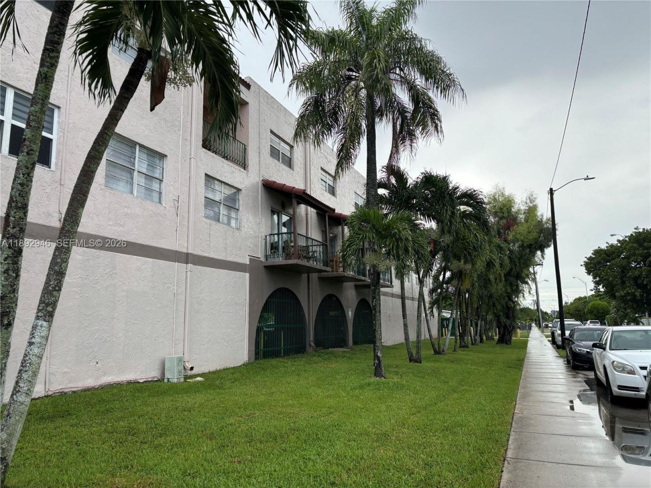 1350 W 53rd St, Unit 24, Hialeah, FL 33012 Photo