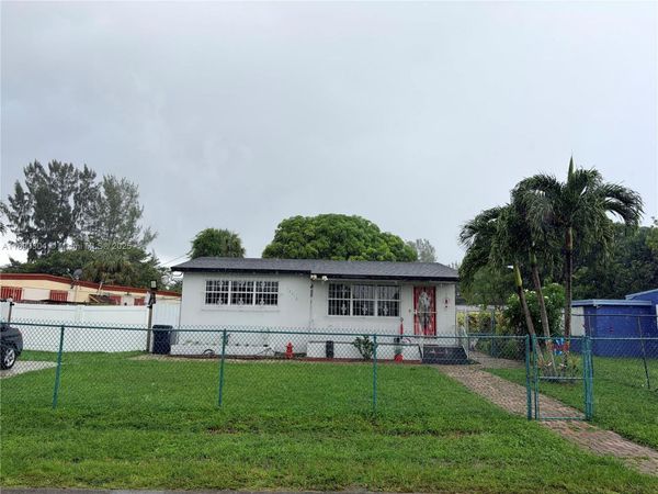 12510 W Golf Dr, Miami, FL 33167