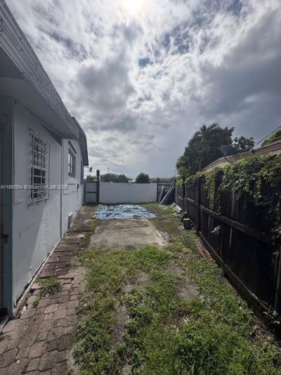 12510 W Golf Dr, Miami, FL 33167 Photo