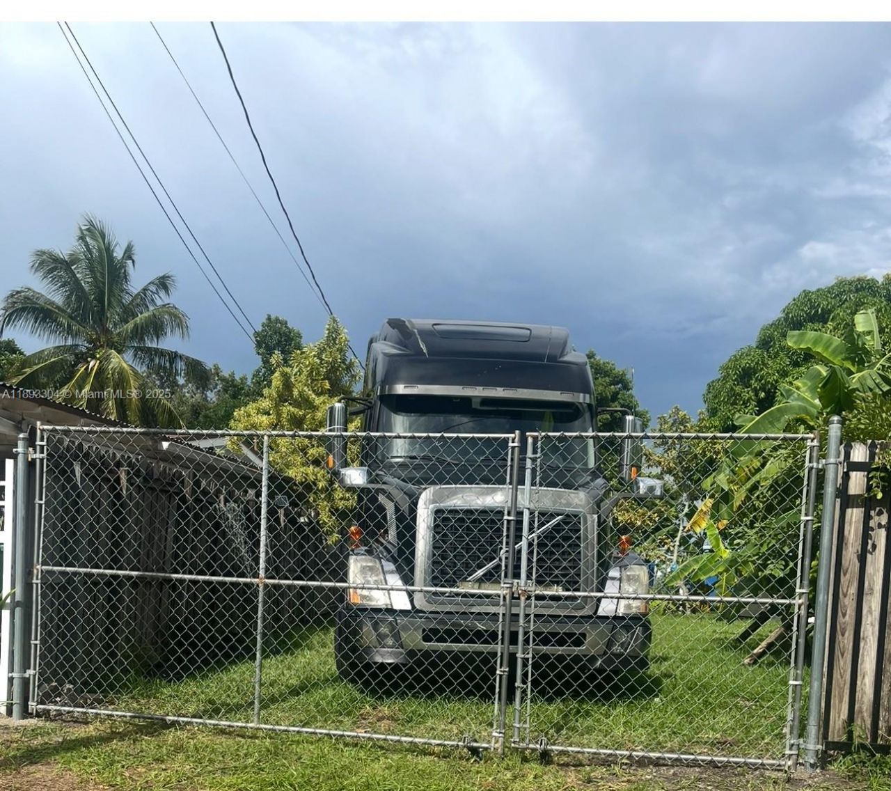 12510 W Golf Dr, Miami, FL 33167 Photo