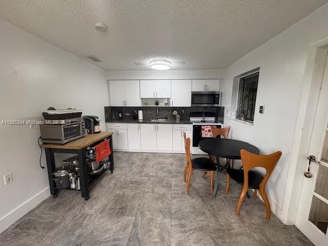 12510 W Golf Dr, Miami, FL 33167 Photo