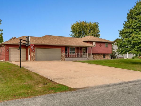 W7844 Windmill St, Holland, WI 54636