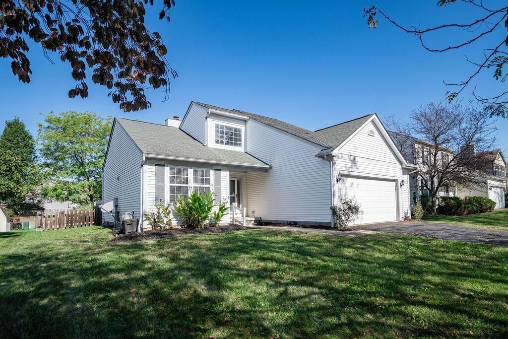 409 Lockmead Drive, Pataskala, OH 43062 Main Photo