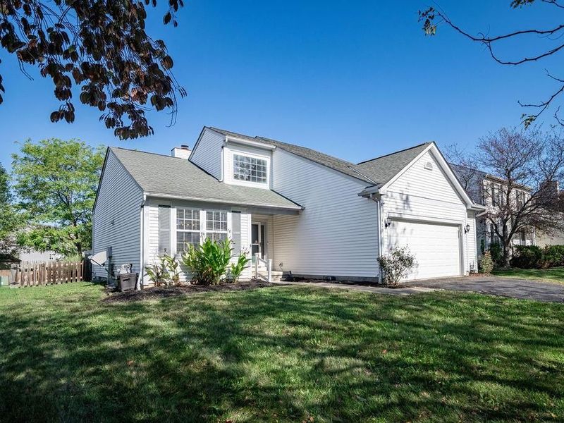 409 Lockmead Drive, Pataskala, OH 43062 Photo 1