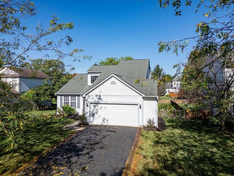 409 Lockmead Drive, Pataskala, OH 43062 Photo 3