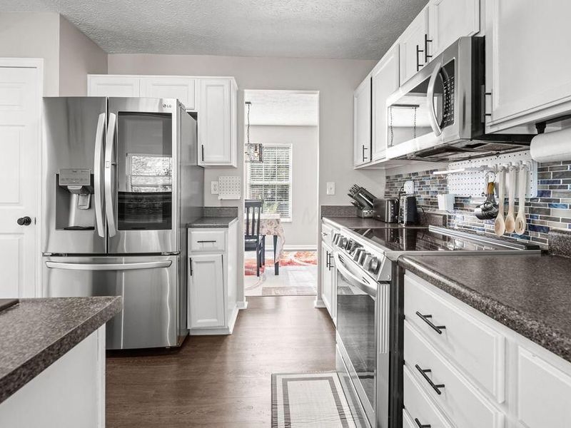 409 Lockmead Drive, Pataskala, OH 43062 Photo 6