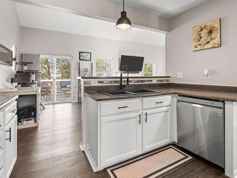 409 Lockmead Drive, Pataskala, OH 43062 Photo 8