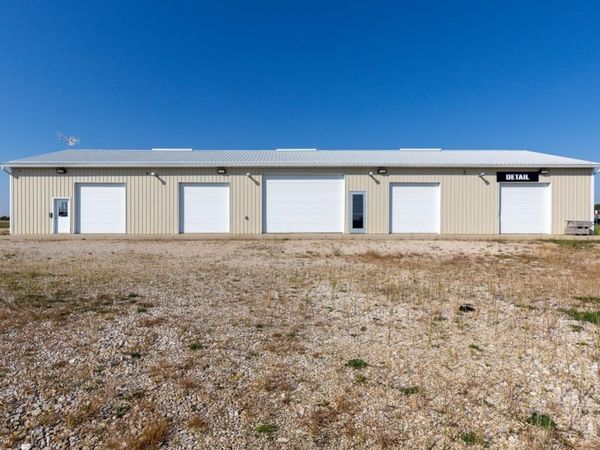 1002 Falcon , Parkersburg, IA 50665