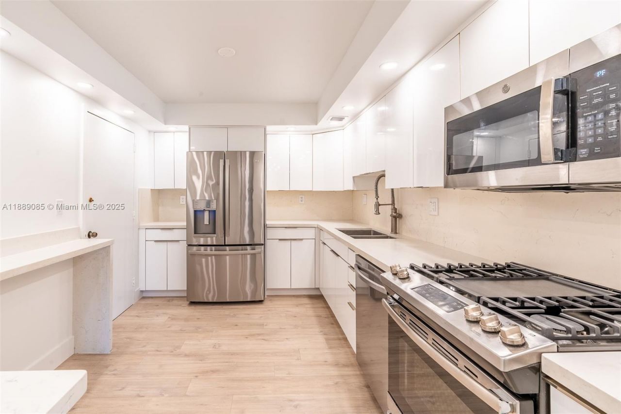 2030 S Ocean Dr, Unit 1127, Hallandale Beach, FL 33009 Photo