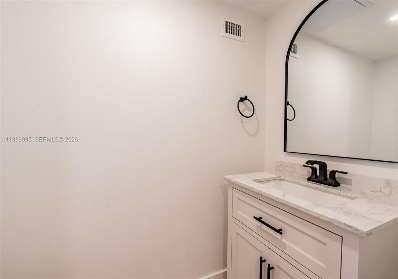 2030 S Ocean Dr, Unit 1127, Hallandale Beach, FL 33009 Photo
