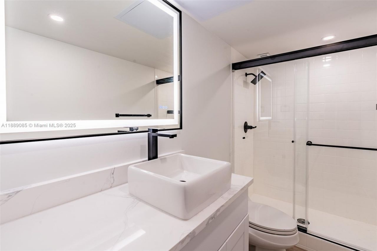 2030 S Ocean Dr, Unit 1127, Hallandale Beach, FL 33009 Photo