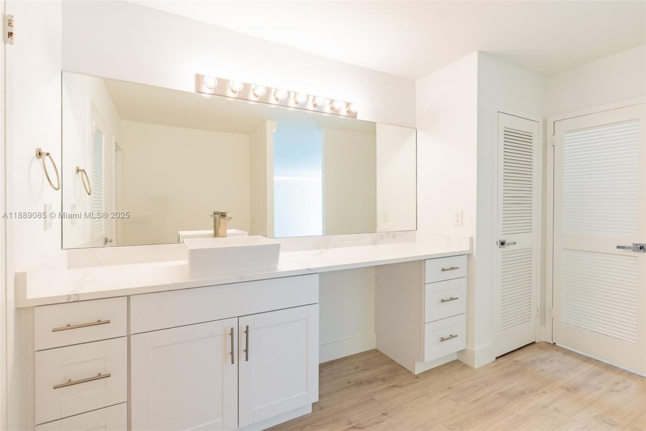 2030 S Ocean Dr, Unit 1127, Hallandale Beach, FL 33009 Photo