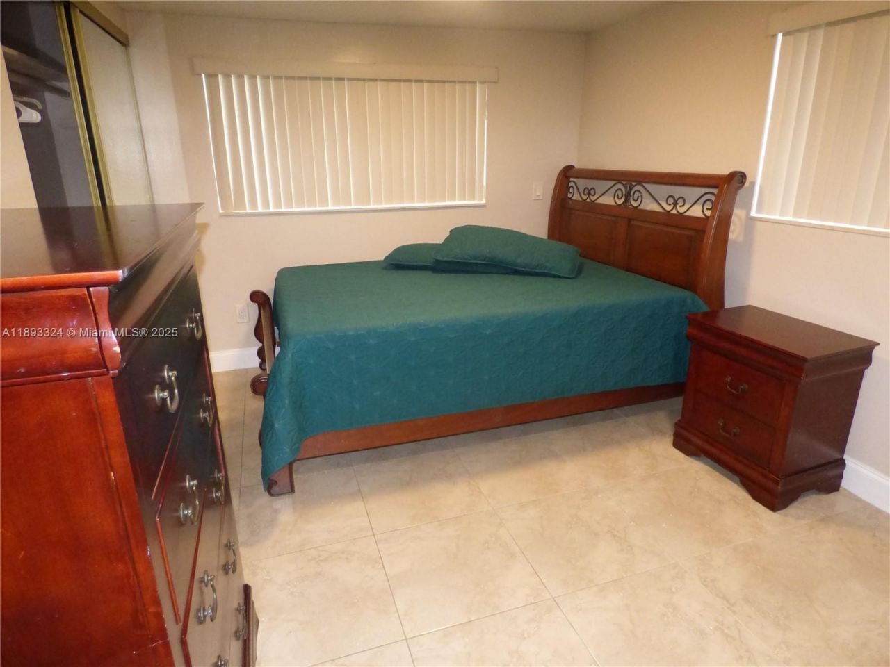 19121 NE Miami Ct, Unit #1, Miami, FL 33179 Photo