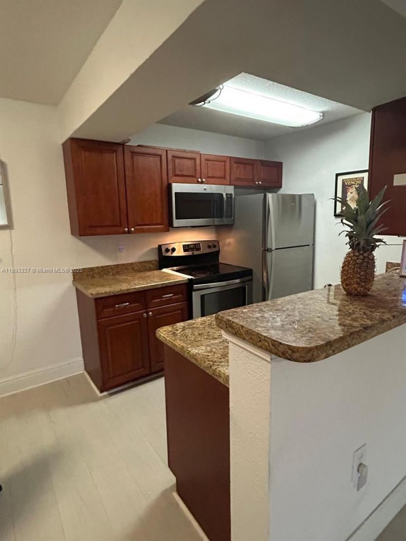 15551 SW 104th Ter, Unit 814, Miami, FL 33196 Photo