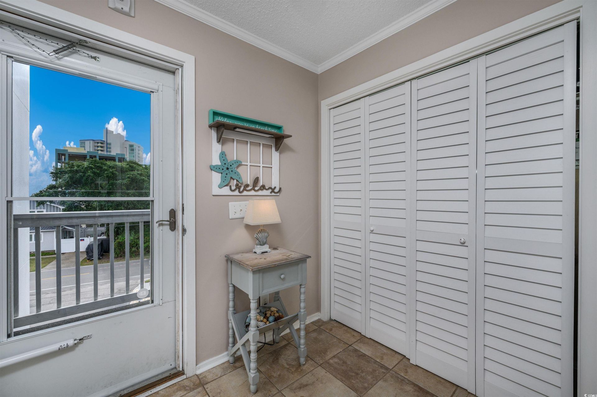 305 Hillside Dr. N Photo 13