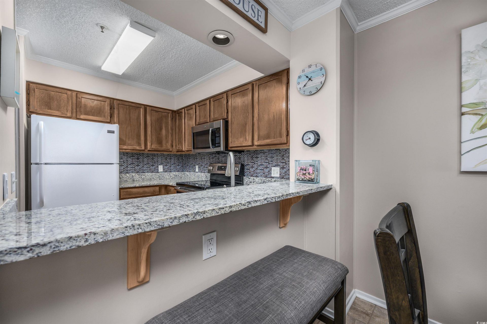 305 Hillside Dr. N Photo 16