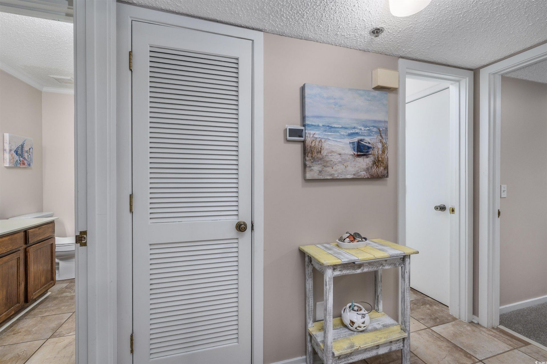 305 Hillside Dr. N Photo 21