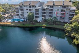 305 Hillside Dr. N photo 4